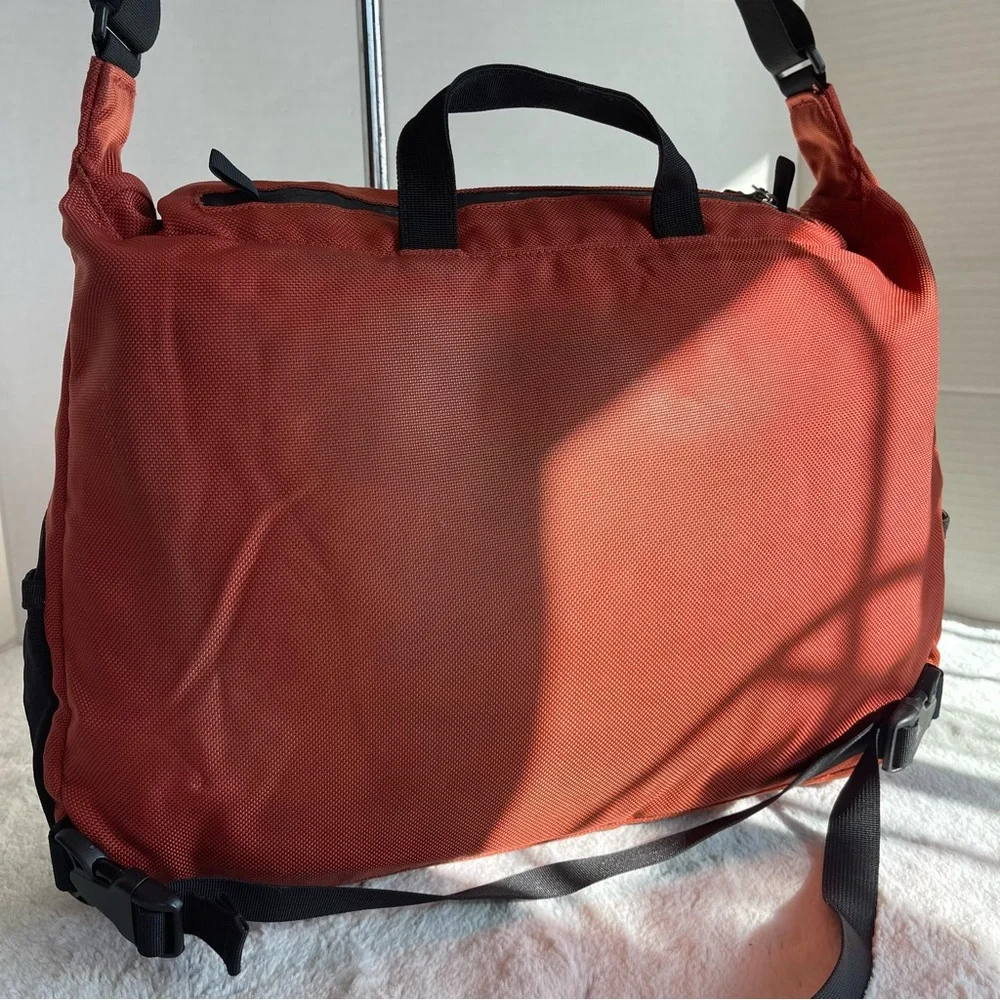 Patagonia Half Mass Laptop Messenger Bag Commuter Briefcase Orange Black